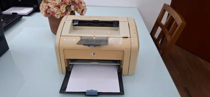 Impressora HP LaserJet 1018 usada