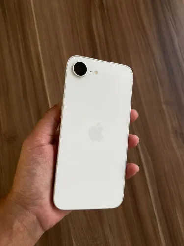 iPhone 16e