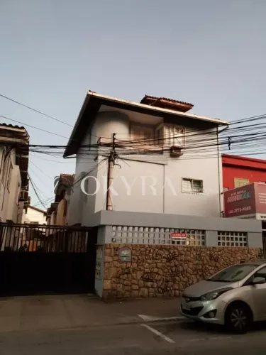 CASA TRIPLEX PARA VENDA OU LOCAÇÃO NO CENTRO DE MACAÉ/RJ.