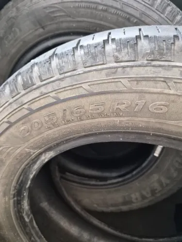 Pneus 205 65 R16