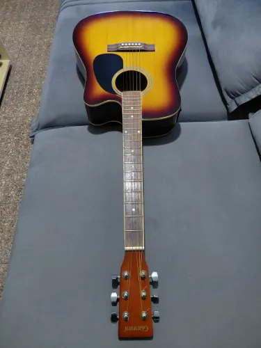 Violão elétrico marca Giannini