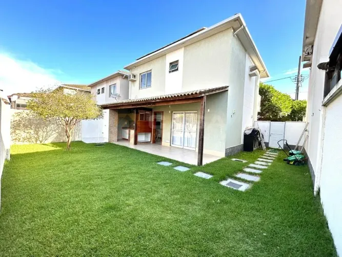 CH-Casa Duplex com 4 quartos em Colina de Laranjeiras.