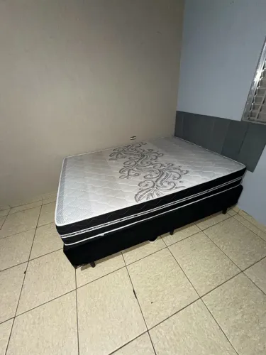 Cama de casal com coxão