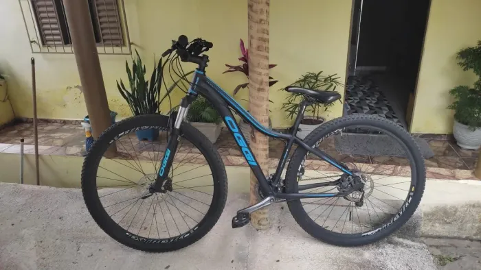 BICICLETA OGGI FLOAT 5.0 ARO 29 - 27 MARCHAS - EXCELENTE ESTADO