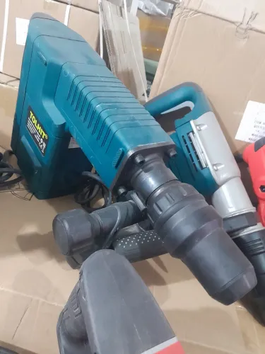 Vendo um martelete grande de 11 kilos novo similar da bosch