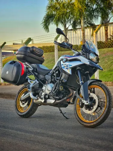 BMW GS 850 RALLYE 2020 | 34.200 KM | BAÚS GIVI | TOPCASE GIVI | PROTETORES | FARÓIS DE MIL