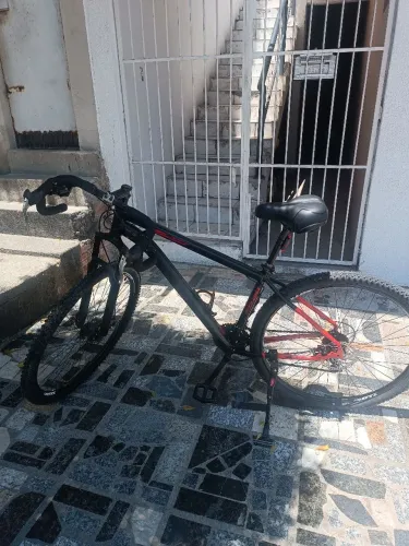Bicicleta GTI aro 29 preta e vermelho
