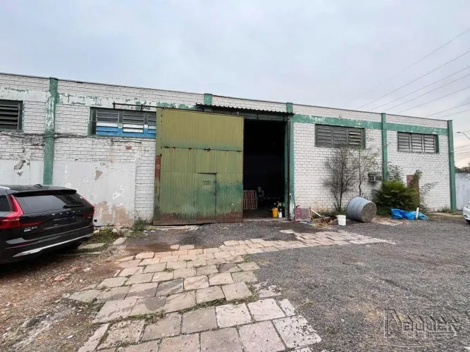 Galpão/Depósito/Armazém à Venda no Bairro Industrial com Área de 374 m² disponível