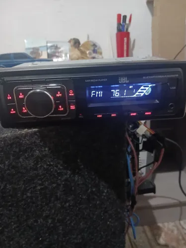 Venda radio jbl celebrity 150 com pouco tempo de uso 