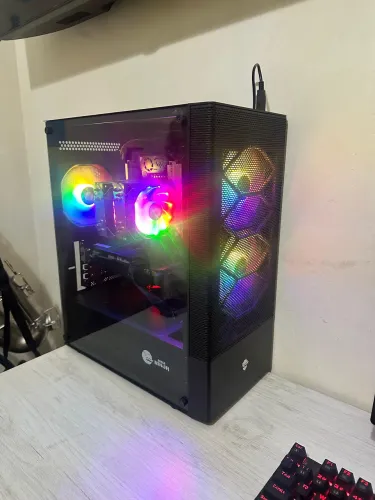 Pc Gamer: RX5500XT + 16gb RAM + SSD