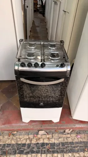 Fogão Electrolux 4 bocas com acendedor automático e luz no forno