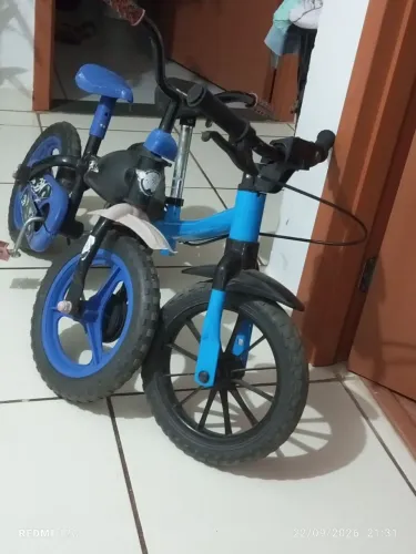 Duas bicicletas infantil