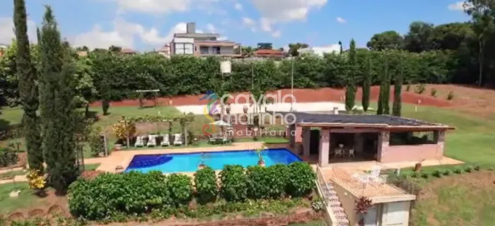 Chácara à venda - 5 suítes - 5 vagas - 11597 m² - Centro - Santa Rita do Passa Quatro/SP