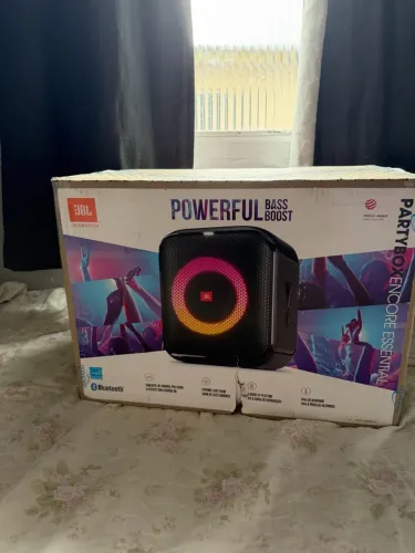 JBL - Powerful bass boost - Lacrado