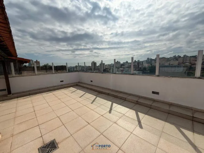 Cobertura residencial à venda no Bairro Jardim América | 220m² | 5 quartos (1 suíte) | 2 v
