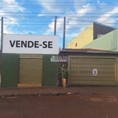 Vende-se casa com ponto comercial em Aramina/SP Ideal para morar e empreender no mesmo lug