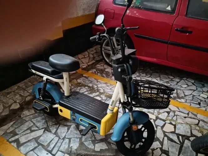 Motocicleta eletrica 1000w praticamente zero