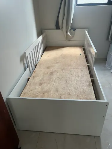 Cama de solteiro ( serve para crianças )