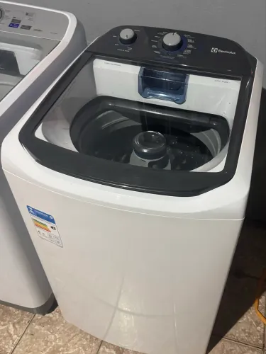 Máquina de lavar 13 k ainda na garantia 7 meses de uso