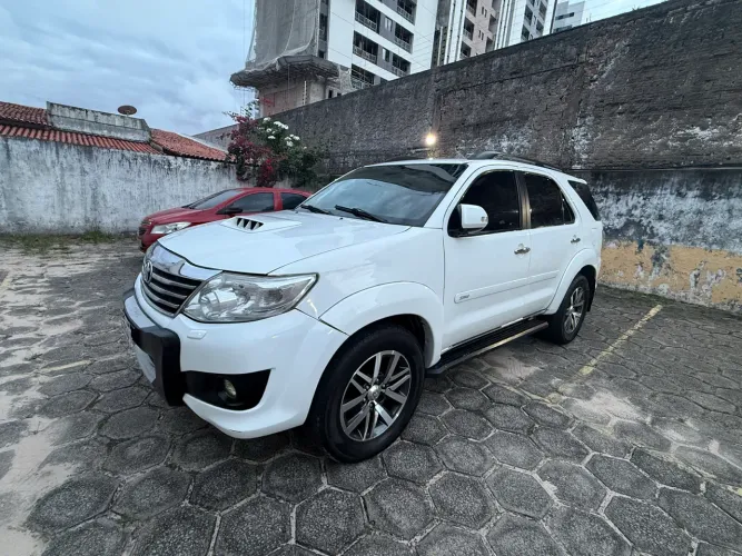 Toyota Hilux SW4 SRV D4-d 4X4 3.0 TDI Dies. AUT 2014