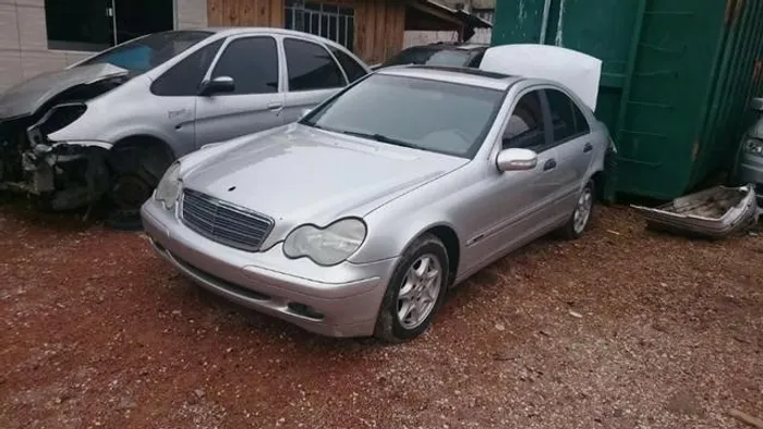 Sucata Mercedes C200 2001 2.0 Retirada De Peças