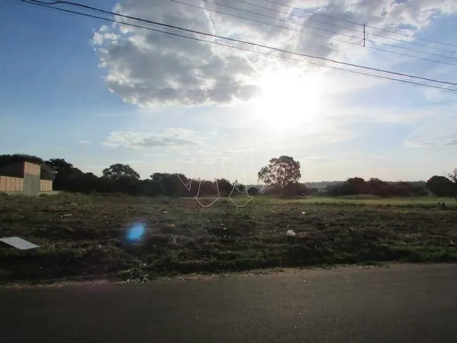 Venda de Terreno / Padrão na cidade de Araraquara