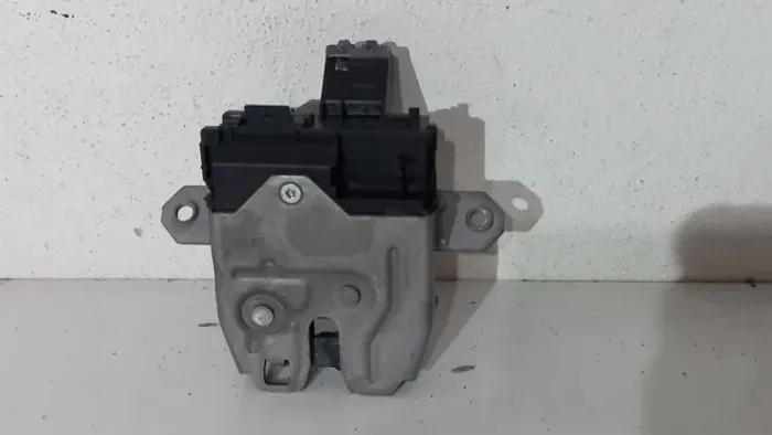 Fechadura porta mala Transit Ford 8M5AR- 43102 DB