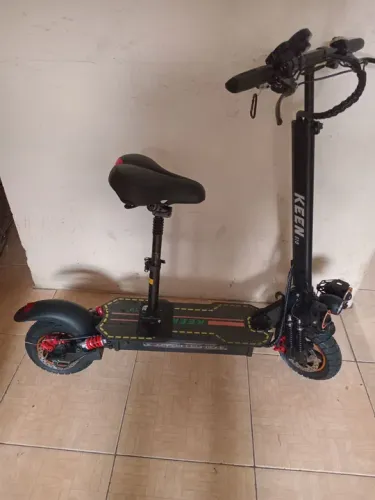 PATINETE ELÉTRICO KEEN 500 WTS 3 VELOCIDADES SEMI NOVO OFERTA PRA VENDER RAPIDO. .