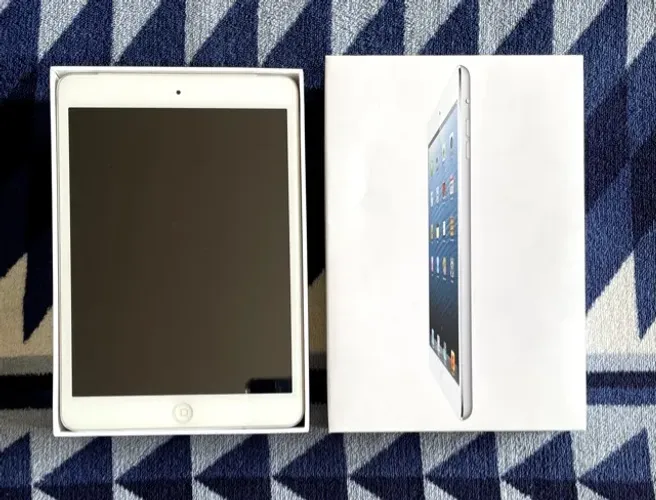 iPad mini Wi-fi Celular 16 GB Branco