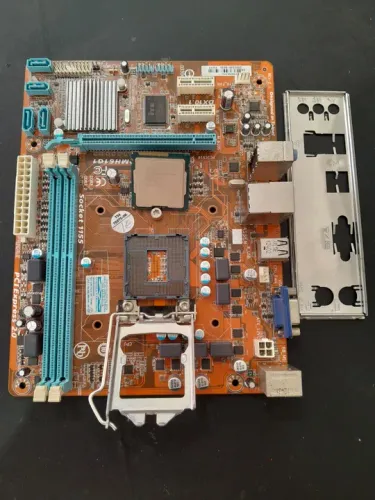 (Defeito) KIT G2030 Placa-Mãe Intel Socket 1155 H61 IPMH61G1 (Defeito)