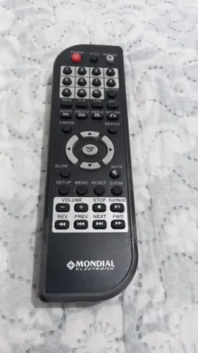 Controle remoto Mondial usado.