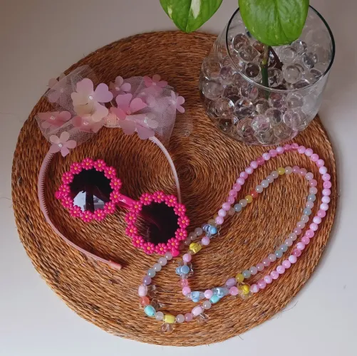 Kit fofura para sua princesa... óculos, tiara e colares