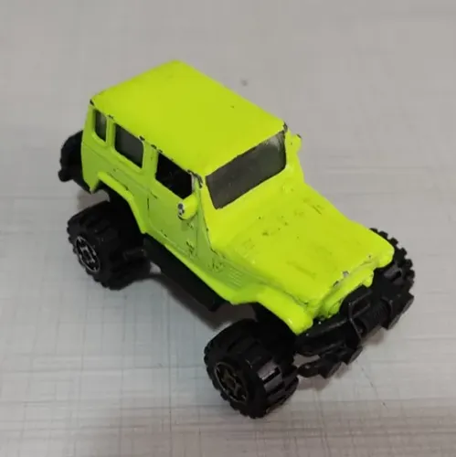 Miniatura Jeep Wrangler 4x4 1:64