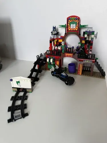 Lego 6857 The Dynamic Duo Funhouse Escape (A dupla dinâmica na fuga da Casa Divertida)