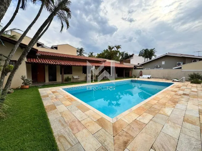 Casa térrea à venda no Condomínio Estância Marambaia em Vinhedo/SP
