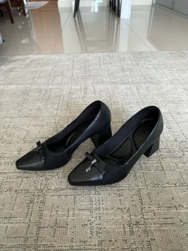 Scarpin salto bloco novo usaflex 35