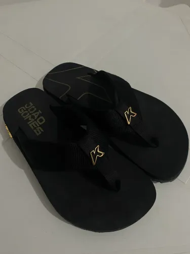 Chinelo kenner kivah João Gomes