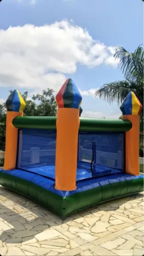 ALUGUEL DE BRINQUEDO Castelo Inflável para Crianças - Diversão Garantida!