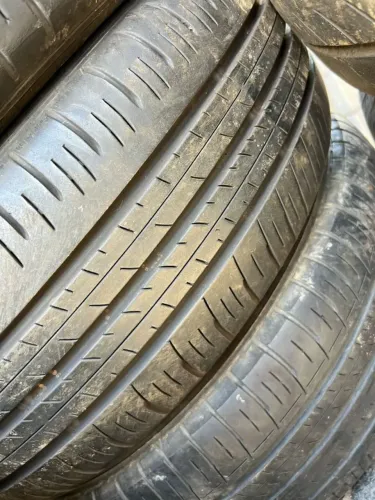 Pneu Dunlop 185/60/15  85 % Vida util.