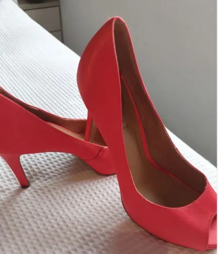 Sandália Peep Toe Vermelha Arezzo 37