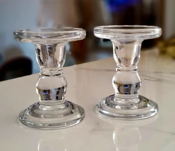 2 Castiçais em Vidro