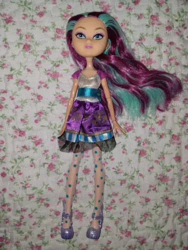 Boneca Ever After High - Réplica