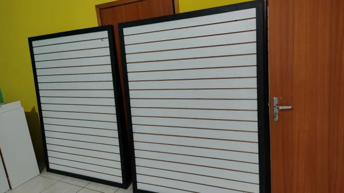 Painel canaletado