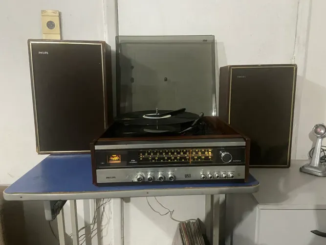Toca disco Philips 853 vitrola 