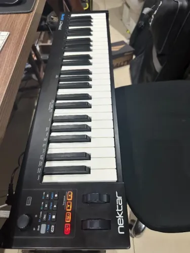 Teclado Midi Nektar Impact Gx49 49 Teclas Preto (Usado)