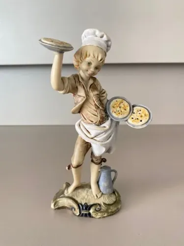 Estátua em resina italiana - menino pizzaiolo