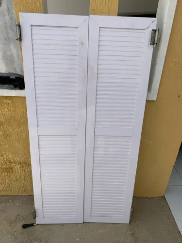 Porta vai e vem de alumio branca 