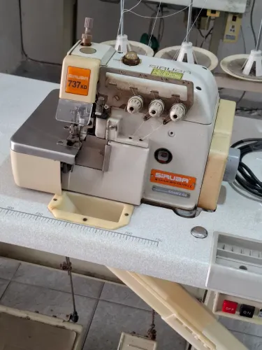 Maquina overlok Siruba ,motor direct drive