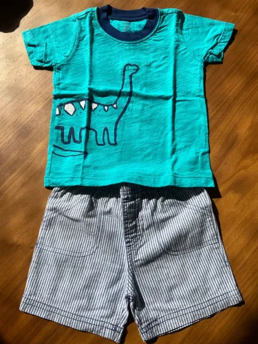 Lindo kit com 3 bodies da Carter's, manga curta verão! 18 meses!