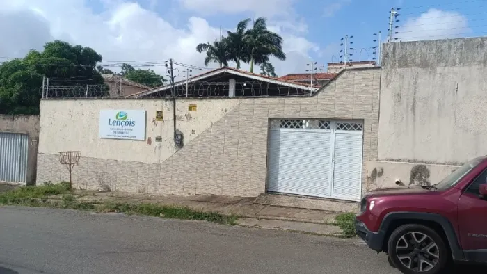 LINDA CASA EM MADEIRA PRÉ-MOLDADA - RECANTO VINHAIS - ALTO